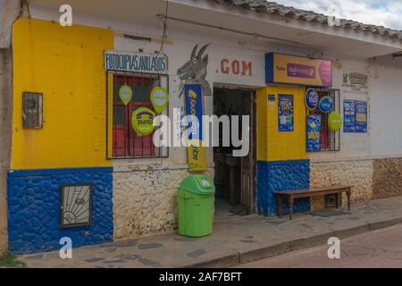 Street, Gemeinschaft von Samaipata, der Heimat der Unesco Weltkulturerbe El Fuerte, Department Santa Cruz, Bolivien, Lateinamerika Stockfoto