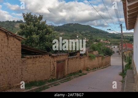 Street, Gemeinschaft von Samaipata, der Heimat der Unesco Weltkulturerbe El Fuerte, Department Santa Cruz, Bolivien, Lateinamerika Stockfoto