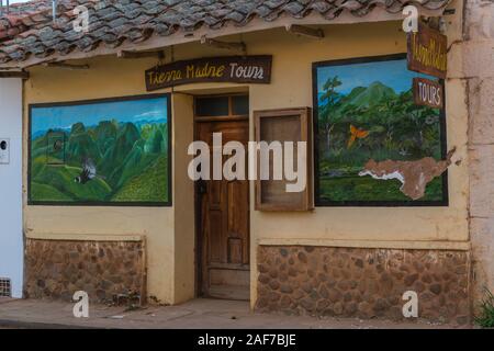 Street, Gemeinschaft von Samaipata, der Heimat der Unesco Weltkulturerbe El Fuerte, Department Santa Cruz, Bolivien, Lateinamerika Stockfoto