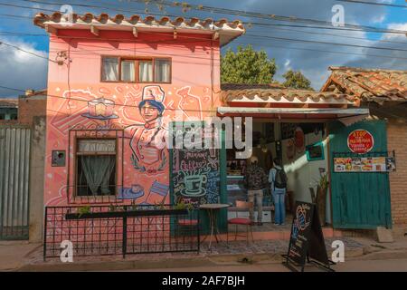 Street, Gemeinschaft von Samaipata, der Heimat der Unesco Weltkulturerbe El Fuerte, Department Santa Cruz, Bolivien, Lateinamerika Stockfoto