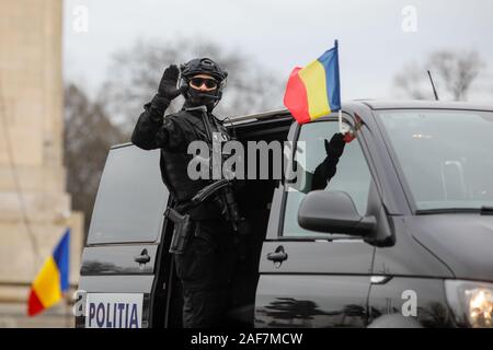 Bukarest, Rumänien - Dezember 01, 2019: Offizier von der besondere Aktionen und Interventionen Service (SIAS), die von der rumänischen Polizei, während der Rumänien Stockfoto