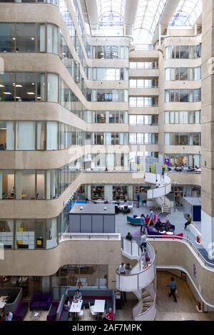 Innenraum der Hauptsitz von British Telecommunications (BT) im Newgate Street, London Stockfoto