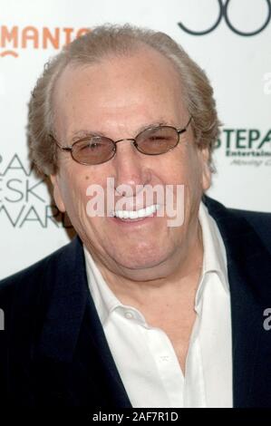 *** Foto *** Schauspieler Danny Aiello hat sich am 86. Danny Aiello auf der 56. jährlichen Drama Desk Awards im Hammerstein Ballroom in New York City. 23. Mai 2011. Credit: Dennis Van Tine/MediaPunch Stockfoto