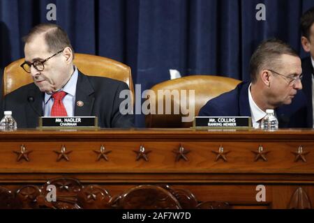 Haus richterliche Ausschußvorsitzende Rep Jerrold Nadler, D-N.Y., Links, und Ranking Mitglied rep Doug Collins, R-Ga, hinterlassen Sie nach dem Haus-richterlichen Ausschusses gestimmt, die Artikel der Amtsenthebungsverfahren gegen Präsident Donald Trump, Freitag, Dezember 13, 2019, auf dem Capitol Hill in Washington zu genehmigen. Foto von Patrick Semansky/UPI Stockfoto