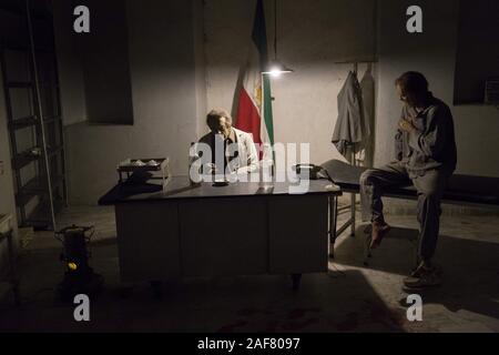 Teheran, Iran. 12 Dez, 2019. Ein Blick auf die Behandlung der Anti-sabotage-Ausschusses an Ebrat Museum in der Innenstadt von Teheran, Iran. Die Ebrat Museum im Zentrum von Teheran versucht, seine Besucher vertraut mit den Schmerzen und Leiden der iranischen politischen Gefangenen vor der Islamischen Revolution von 1979 zu machen. Die Teheran-basierte Anti-Sabotage-Ausschusses wurde durch den Geheimdienst SAVAK unter dem Schah von Iran betrieben und arbeitete gegen politische Gegner. Der SAVAK war der Geheimpolizei, der inneren Sicherheit und der Geheimdienst der Pahlavi Monarchie. Es wurde von IranÃs Mohammad Rez etabliert Stockfoto