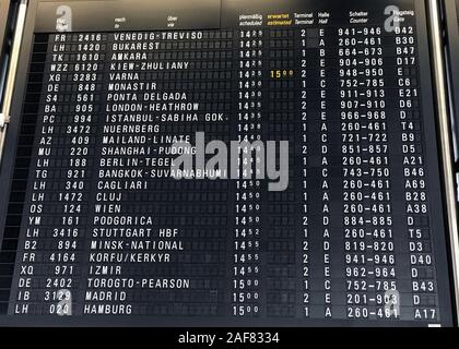 Altmodisch, Abflugtafel, Frankfurt Flughafen, Deutschland, EU, Europa, Solari Bord - Terminal 1 Stockfoto