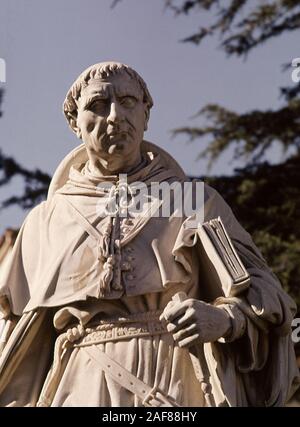 EL CARDENAL CISNEROS. Autor: VILCHES JOSE DE. Lage: an der Außenseite. MADRID. Spanien. CARDENAL CISNEROS. JIMENEZ CISNEROS FRANCISCO. Stockfoto