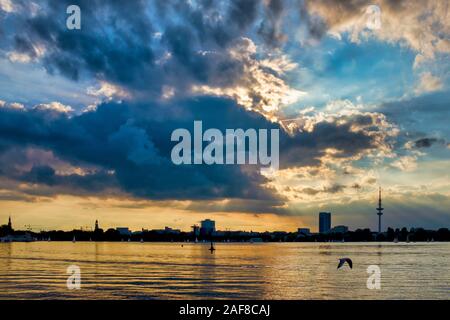 Sonnenuntergang an der Außenalster, Hamburg, Deutschland Stockfoto