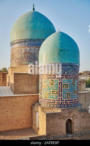 Kuppeln der Qazizadeh Rumi Mausoleum in Nekropole Schah-i-Wonders, Samarkand, Usbekistan, in Zentralasien Stockfoto