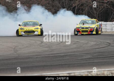 Teheran, Iran. 13 Dez, 2019. Drift Meisterschaft war mit 10 Mannschaften aus 10 Staaten der Iran im Azadi Sport in Teheran Komplex statt. (Foto von Mazyar Asadi/Pacific Press) Quelle: Pacific Press Agency/Alamy leben Nachrichten Stockfoto