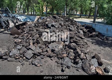 Kohle in einem Lager, dass es Käufer für Home Heizung. Stockfoto