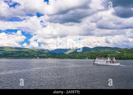 Fahrt mit der Fähre in Windermere Bowness-on-Windermere, Lake District, Großbritannien Stockfoto