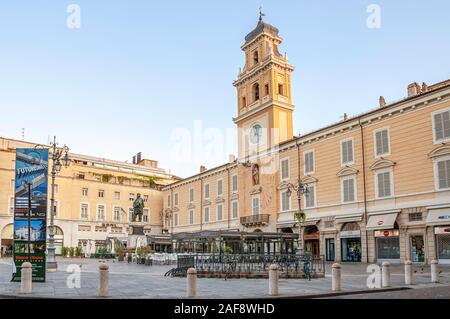 Palazzo del Governatore an der Piazza Garibaldi im historischen Stadtzentrum von Parma, Emilia Romagna. Stockfoto