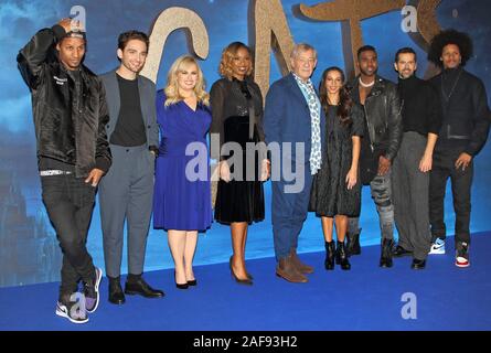 Larry Bürgerlichen, Laurie Davidson, Rebel Wilson, Jennifer Hudson, Ian McKellen, Francesca Hayward, Justin Bieber-, Robbie Fairchild und Laurent Bürgerlichen nehmen an der Katzen film Fotoshooting im Corinthia Hotel in London. Stockfoto