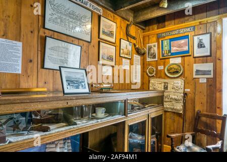 Ein Display an der Alten Haa Museum im Burravoe auf der Insel Yell, Shetland. Stockfoto