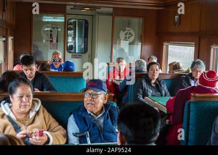 El Chepe Zug First Class Passagiere, Chihuahua, Mexiko. Stockfoto