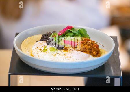 Juevos rancheo Frühstück in der mision Cafe, Madrid, Spanien Stockfoto