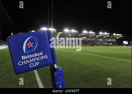 Twickenham. Vereinigtes Königreich. 13. Dezember 2019. Eine GV (allgemeine Ansicht) Der Boden mit dem Branding auf der Fahne. Harlekine v Ulster Rugby. Pool 3. Heineken Champions Cup. Twickenham Stoop. Twickenham. London. UK. Kredit Garry Bowden / Sport in Bildern/Alamy Leben Nachrichten. Stockfoto