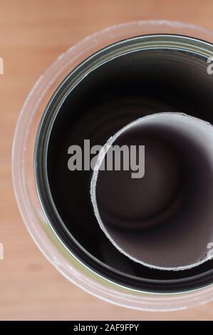 Gemischte recycling Produkte - Papier, Blech, Kunststoff. Stockfoto