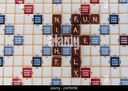 Overhead Brettspiel Buchstabensteine buchstabieren Family Fun Game Night. Stockfoto