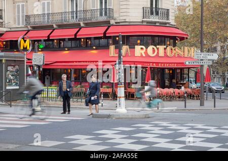 Die berühmte La Rotonde Familie Brasserie und Restaurant in Montparnasse, Paris, Frankreich Stockfoto