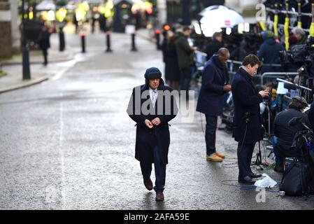 Norman Smith (BBC-Assistant politischen Editor) in Downing Street, London, UK, 13.12.2019. Die Medien der Welt für den Premierminister zu af sprechen Stockfoto