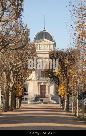 Die facde des 19. Jahrhunderts Gebäude mit der Großen Galerie des Evolution im Jardin des Plantes, Paris Stockfoto