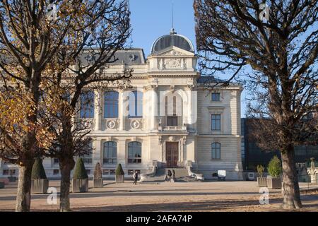 Die facde des 19. Jahrhunderts Gebäude mit der Großen Galerie des Evolution im Jardin des Plantes, Paris Stockfoto