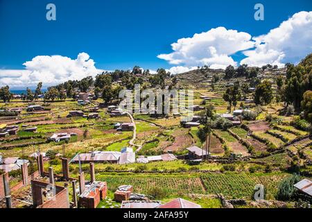 Dorf auf der Insel Taquile im Titicacasee in Peru. Südamerika. Stockfoto