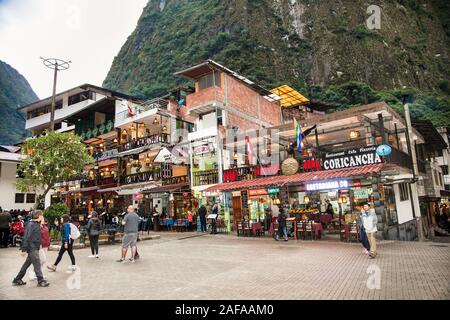 Machu Picchu Pueblo, Peru - Jan 7, 2019: Central City Square. Machu Picchu Pueblo oder Aguas Calientes, Peru. Südamerika. Stockfoto