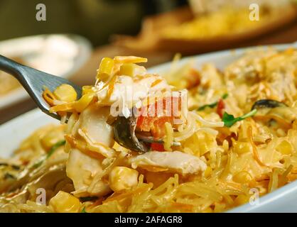 Taco Kasserolle, einen Topf Türkei mexikanischen Pasta, kitschigen Türkei Burger Kasserolle Stockfoto