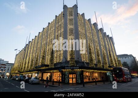 Festliches Haus Fraser Oxford St, aber wie von Henriette Place aus gesehen. London. Stockfoto