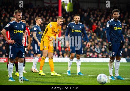 London, Großbritannien. 14 Dez, 2019. Die fulham Torhüter Marek Rodak während der Sky Bet Championship Match zwischen Brentford und Fulham bei Griffin Park, London, England am 14. Dezember 2019. Foto von Andrew Aleksiejczuk/PRiME Media Bilder. Credit: PRiME Media Images/Alamy leben Nachrichten Stockfoto