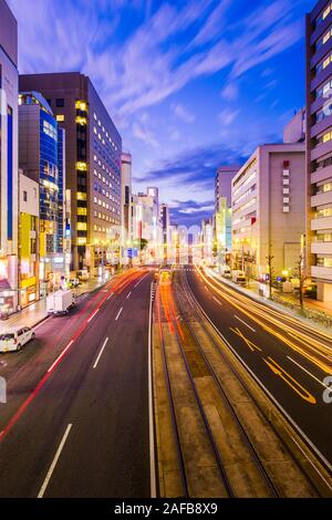 Hiroshima, Japan Stadtbild Blick über Aioi-Dori Avenue, dem zentralen Geschäftsviertel in der Innenstadt. Stockfoto