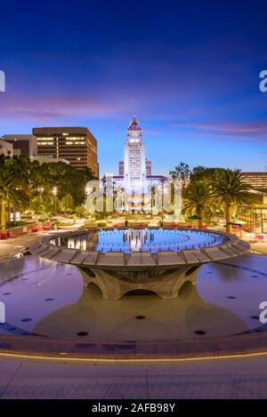 Los Angeles, Kalifornien, USA Stadtbild im Rathaus in der Dämmerung. Stockfoto