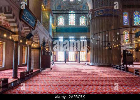 Istanbul, Türkei - 18 Aug, 2015: im Inneren der Blauen Moschee auch bekannt als Sultan Ahmed. Funktionsweise Moschee ist ein beliebtes Reiseziel Stockfoto