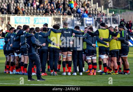 London, Großbritannien. 14 Dez, 2019. Sarazenen versammeln, um vor dem Europäischen Rugby Champions Cup Match zwischen Sarazenen und Munster in der Allianz Park, London, England am 14. Dezember 2019. Foto von Phil Hutchinson. Nur die redaktionelle Nutzung, eine Lizenz für die gewerbliche Nutzung erforderlich. Keine Verwendung in Wetten, Spiele oder einer einzelnen Verein/Liga/player Publikationen. Credit: UK Sport Pics Ltd/Alamy leben Nachrichten Stockfoto