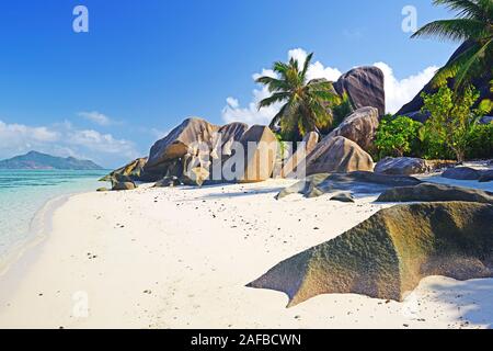 Traumstrand Source d'Argent, Insel La Digue, Seychellen Stockfoto