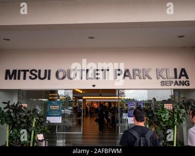 Mitsui center, Kuala Lumpur, Malaysia - November 2019: Mitsui outlet Park modernen asiatischen Einkaufszentrum Eingang Stockfoto