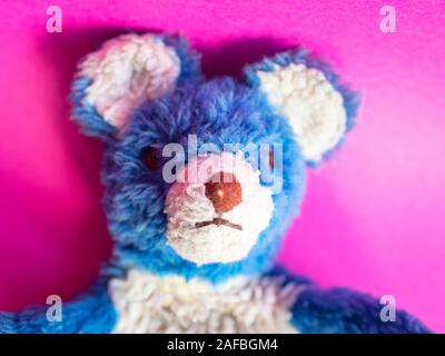 1960 blauen, flauschigen Teddybär glove Puppet Stockfoto