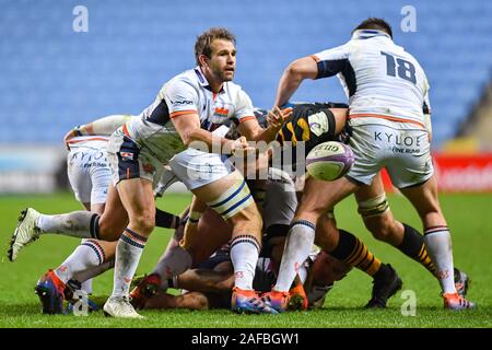 COVENTRY, Vereinigtes Königreich. 14 Dez, 2019. Nic Bräutigam von Edinburgh (links) Rugby in Aktion während der Runde 4 der Europäischen Rugby Challenge Cup - Wespen vs Edinburgh Rugby bei Ricoh Arena am Samstag, den 14. Dezember 2019. COVENTRY, England. Credit: Taka Wu/Alamy leben Nachrichten Stockfoto