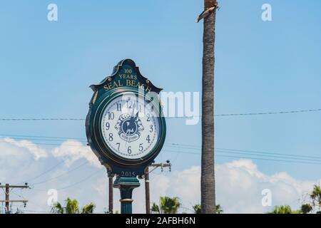 Los Angeles, APR 8: Alte Uhr der schönen Seal Beach auf der Apr 8, 2017 in Los Angeles Stockfoto