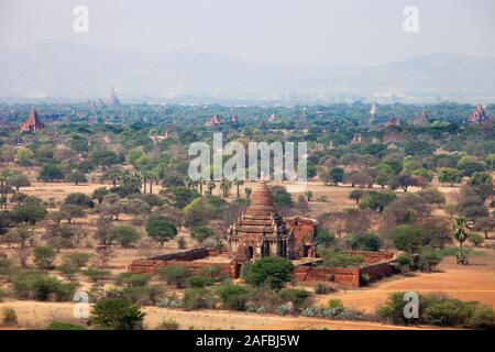 Anzeigen von Bagan Tempel von Nan Myint Tower, Alt Bagan, Mandalay, Myanmar, Asien Stockfoto