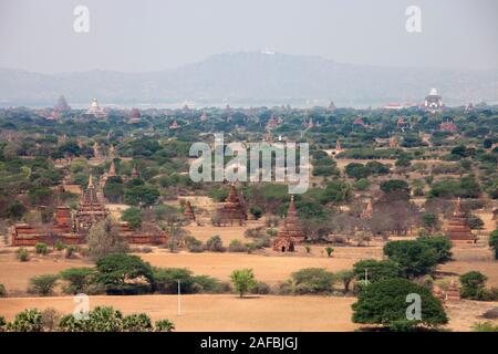 Anzeigen von Bagan Tempel von Nan Myint Tower, Alt Bagan, Mandalay, Myanmar, Asien Stockfoto