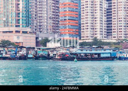 Blick auf den Hafen in Aberdeen Bay. Aberdeen. Hong Kong. Stockfoto