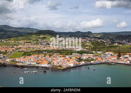 Luftaufnahme von Horta, roten Ziegeldächern, Faial, Azoren, Portugal Stockfoto