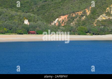 Portinho da Arrábida Strand innerhalb der Serra da Arrábida Natural Park, Portugal Stockfoto