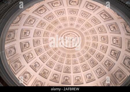 Engel schreiben die Geschichte von St Genevieve im Pantheon Stockfoto