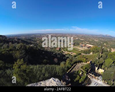 Panoramaaussicht auf einen Tivoli, Italien vom Park der Villa D'Este. Stockfoto