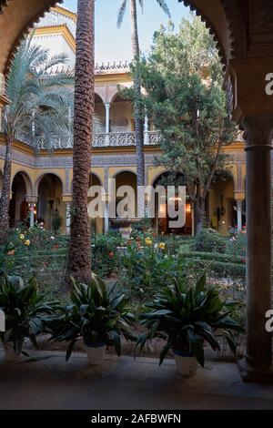 Palacio de Las Dueñas, Sevilla, Andalusien, Spanien. Stockfoto